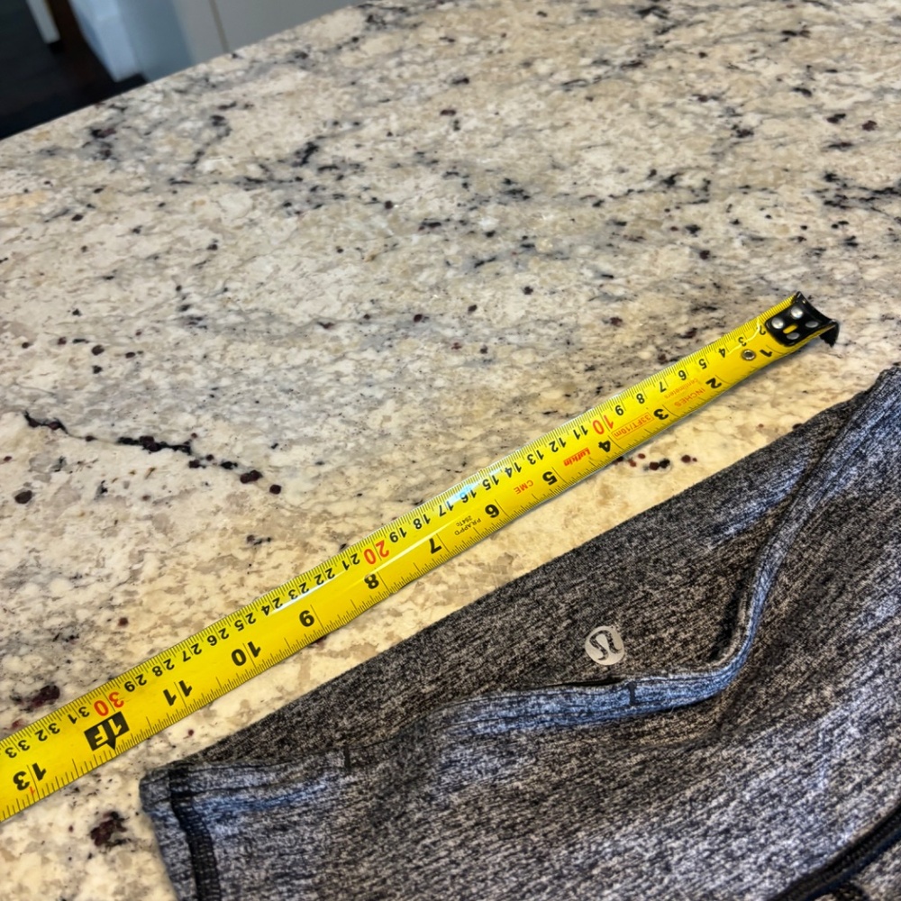 Lululemon - Picture 4 of 6